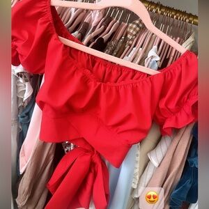 Super cute summer crop top !